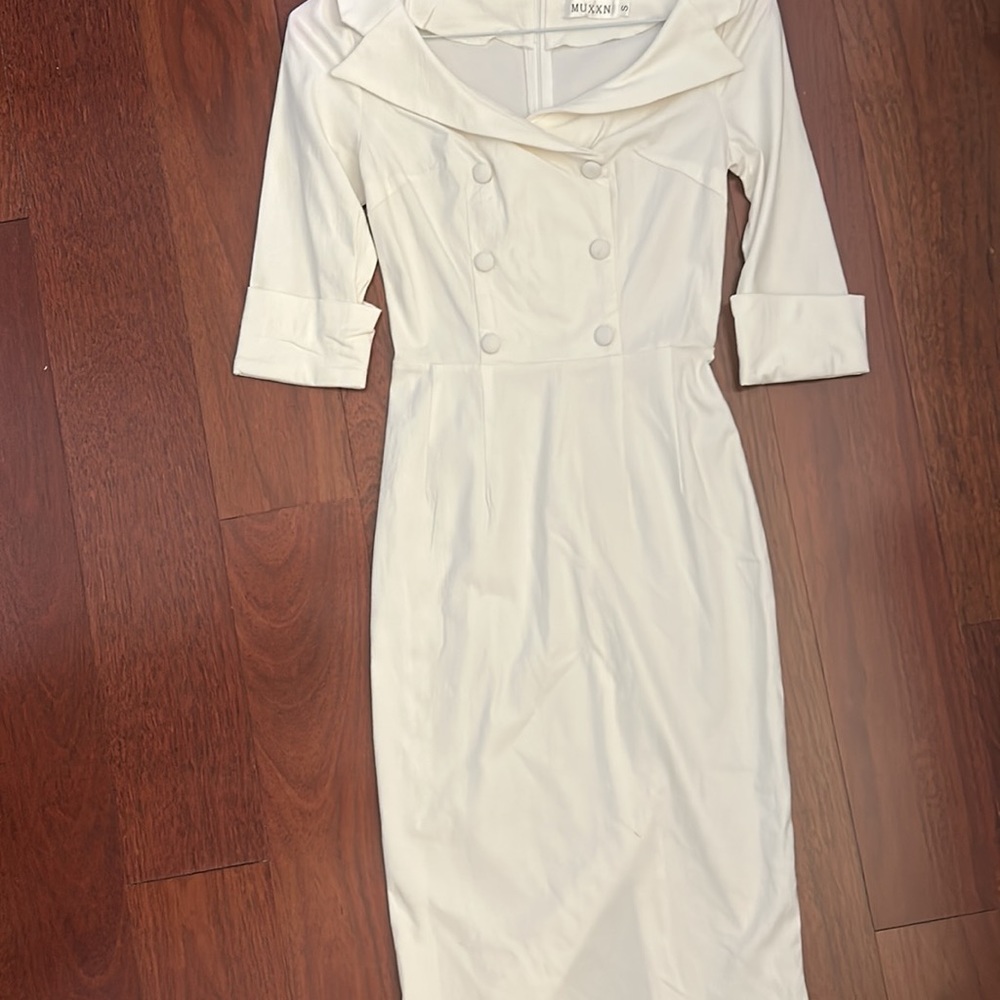 Off while dress - Picture 4 of 5